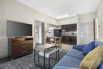 1 Bdrm Ste 2 Dbles NoSmk