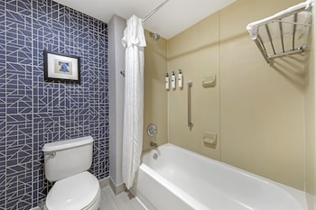 Suite, Multiple Beds, Kitchen