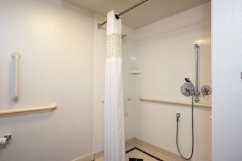 Room, 2 Queen Beds, Accessible, Non Smoking