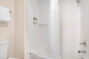 Standard Room, 2 Queen Beds, Accessible, Non Smoking (Communications)