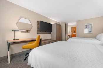 Standard Room, 2 Queen Beds, Roll-in Shower (Mobility)
