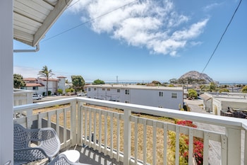 Standard Room, 1 King Bed, Partial Ocean View
