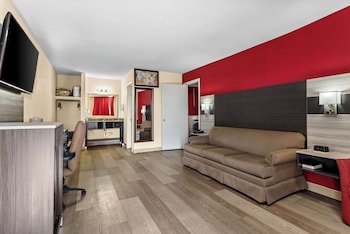 Suite, 1 King Bed with Sofa bed, Non Smoking