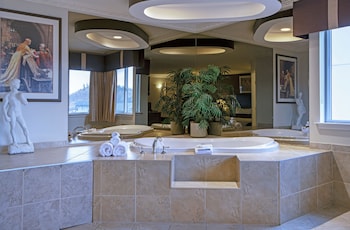Suite, 1 King Bed, Non Smoking, Jetted Tub