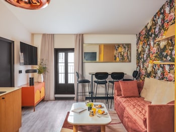 Appartement Terrasse - 1 chambre, located 300m from the hotel