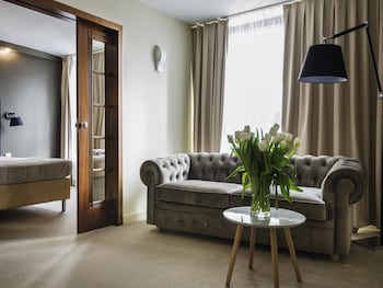 Suite, 1 Queen Bed