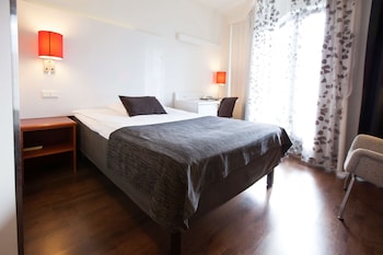 Standard Room, 1 Queen Bed