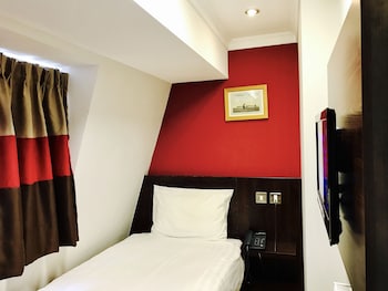 Single room with Separate Private Bathroom
