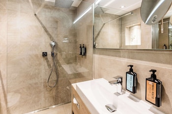 Standard Room, 1 Double Bed (Walk-in Shower;Quiet Location)