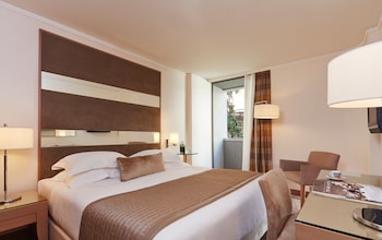 Superior Room, Pool View