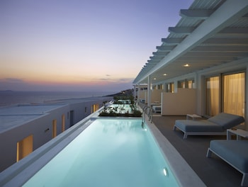 Grand Suite with Private Pool & Panoramic Sunset View-New Section