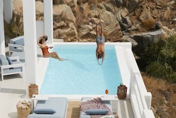 Grand Suite with Private Pool & Panoramic Sunset View-New Section