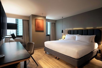 Room, 1 King Bed (Airstrip view)