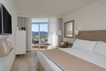 Room, Connecting Rooms (Melia, 4+2)
