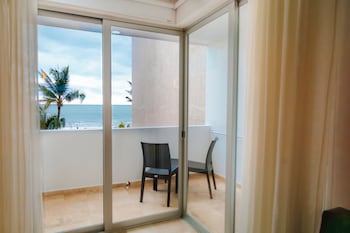 Suite, 1 Bedroom, Partial Sea View