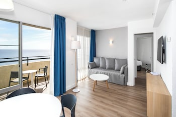 Superior Apartment, 2 Bedrooms, Sea View (2+2)