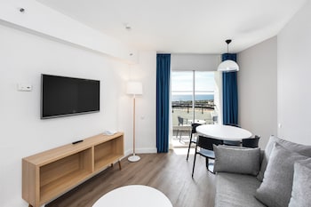 Superior Apartment, 2 Bedrooms, Sea View (2+2)