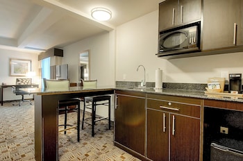 Suite, 2 Queen Beds, Accessible (Communications)