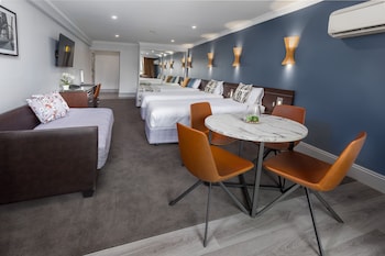 Deluxe Family Room - 5 People + Light Breakfast placed in Room