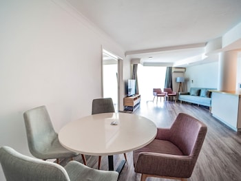 Family Suite (Deluxe)
