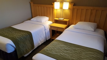 Suite, 1 Queen Bed and 2 Single Beds, Plus Sofabed, Non Smoking