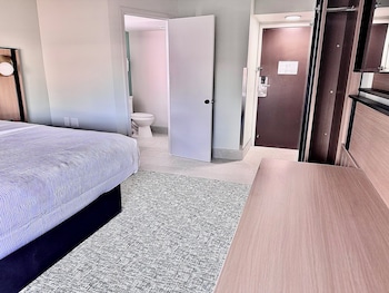 Room, 1 King Bed, Non Smoking