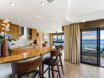 Condo, 2 Bedrooms (195)