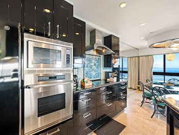 Condo, 2 Bedrooms (1115)