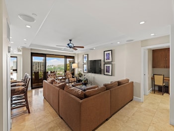Condo, 2 Bedrooms, Ocean View (1113)