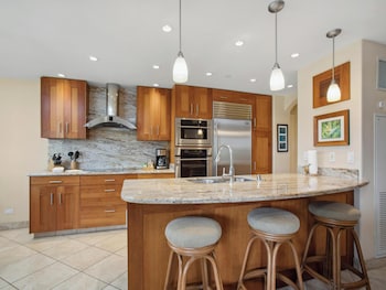 Condo, 3 Bedrooms (364)