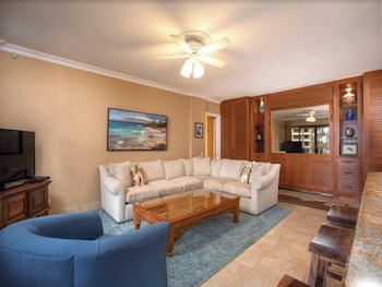 Condo, 2 Bedrooms, Ocean View (333)