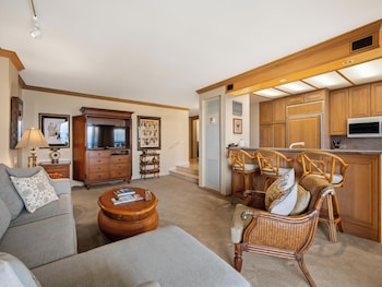 Condo, 2 Bedrooms, Ocean View (3113)