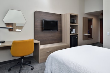 Standard Room, 1 Queen Bed, Accessible (Roll-In Shower)