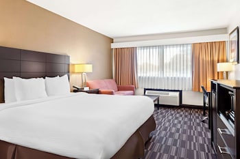 Standard Room, 1 King Bed, Accessible, Bathtub