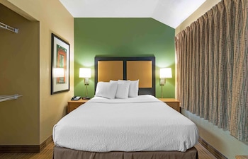 Deluxe Studio, 1 Queen Bed, Non Smoking