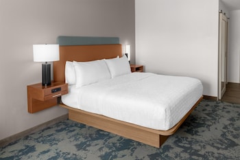 Room, 1 King Bed, Hearing Accessible