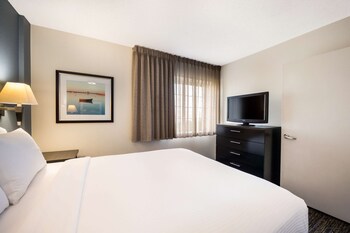 Room, 1 Queen Bed (Mobility Tub One Bedroom)