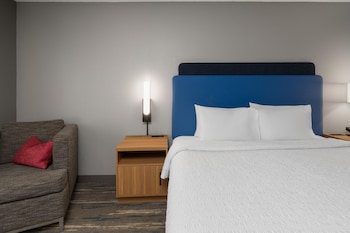 One King Bed, Non-Smoking