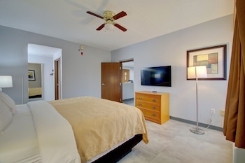 Suite, 1 King Bed with Sofa bed, Non Smoking (2 person Sofabed)