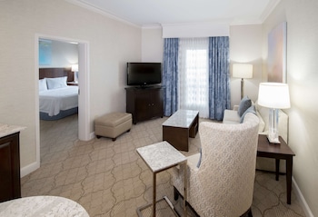 Suite, 1 King Bed, Accessible, Non Smoking