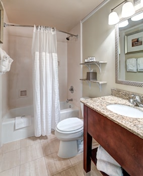 Standard Room, 2 Queen Beds, City View, Corner