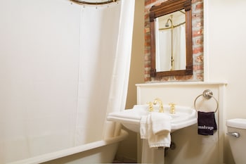 Room, Private Bathroom (#3 Dr. Jonathan Pitney Room)