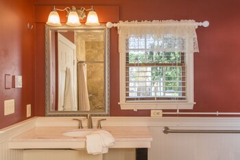 Room, Private Bathroom (10 Atlantic City Room)