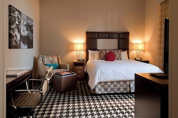 Standard Room, 1 King Bed (Hearing Accessible)