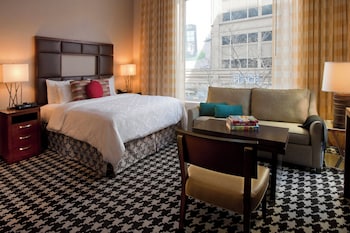 Deluxe Room, 1 King Bed with Sofa bed