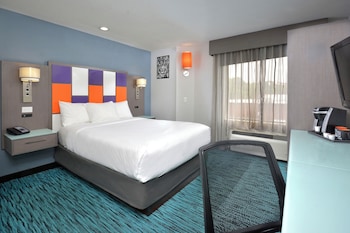 Standard Room, 1 Queen Bed, Accessible