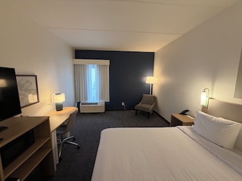 Room, 1 King Bed, Microwave