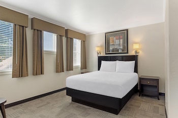 Suite, Multiple Beds, Non Smoking, Balcony