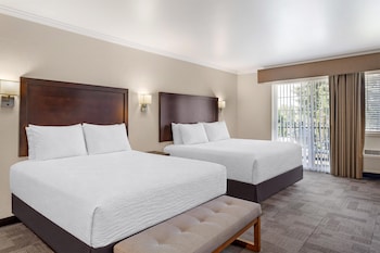 Standard Room, Multiple Beds, Non Smoking, Balcony