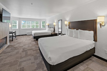 Standard Room, Multiple Beds, Non Smoking, Balcony